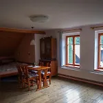 A Keramická Dílna Habartovi Apartamento Červená Voda